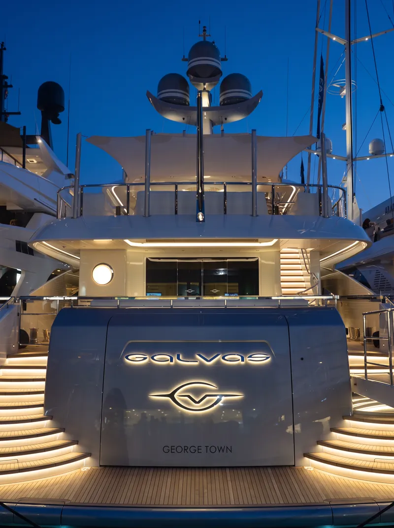 Illuminated transom name and insignia